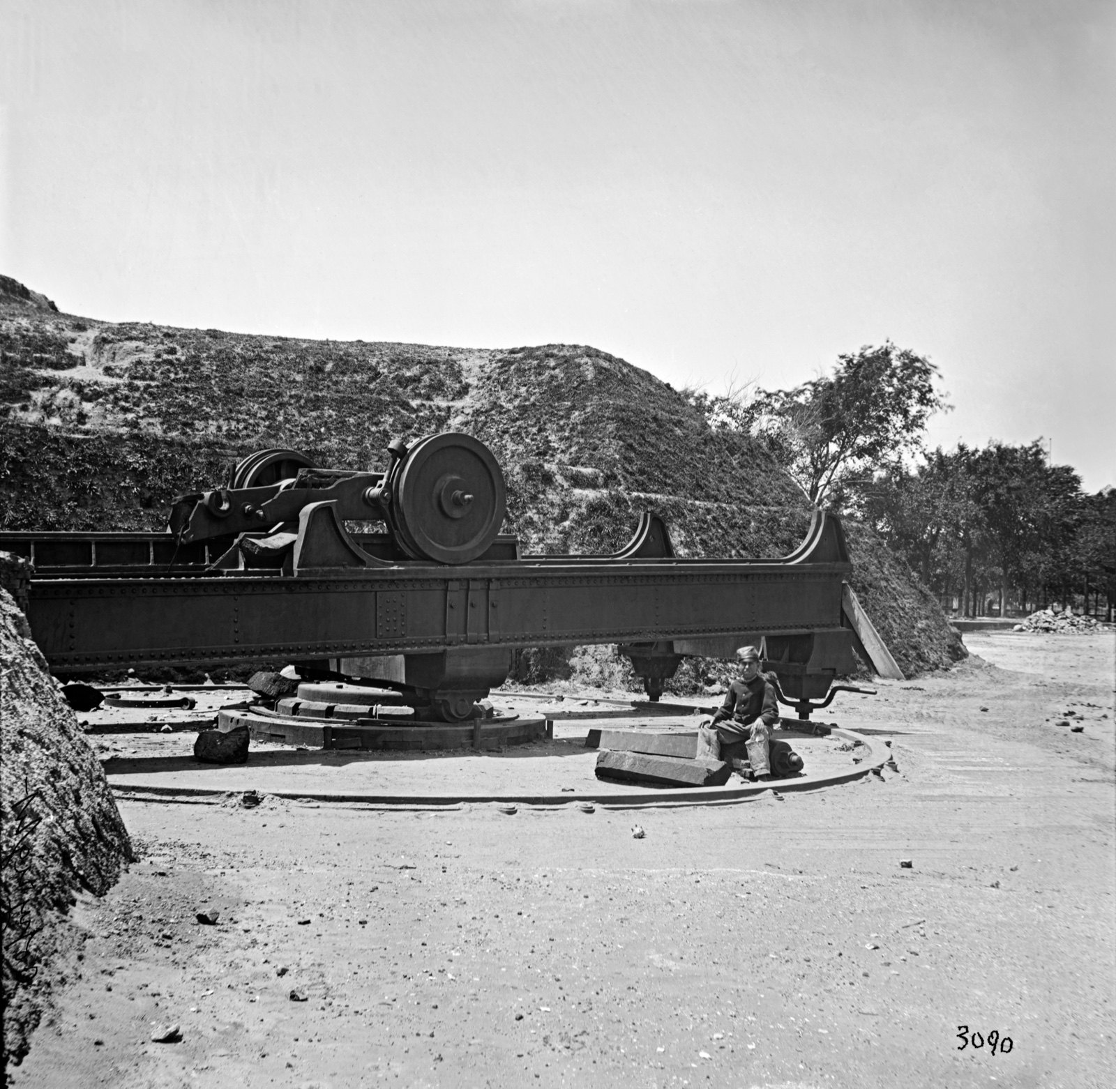 Carriage of the Giant Blakely, original black and white