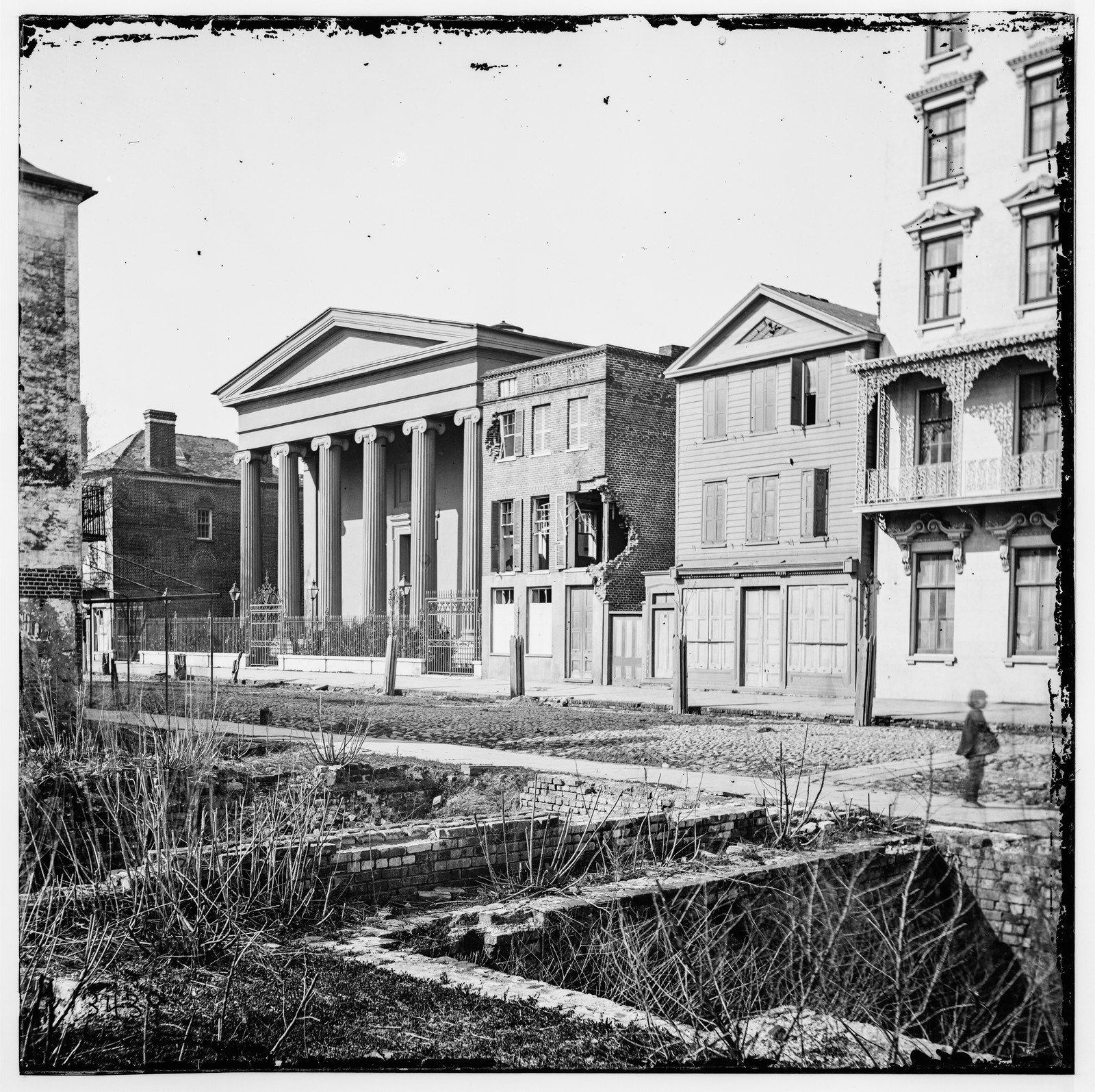Hibernian Hall, Standing at the Edge