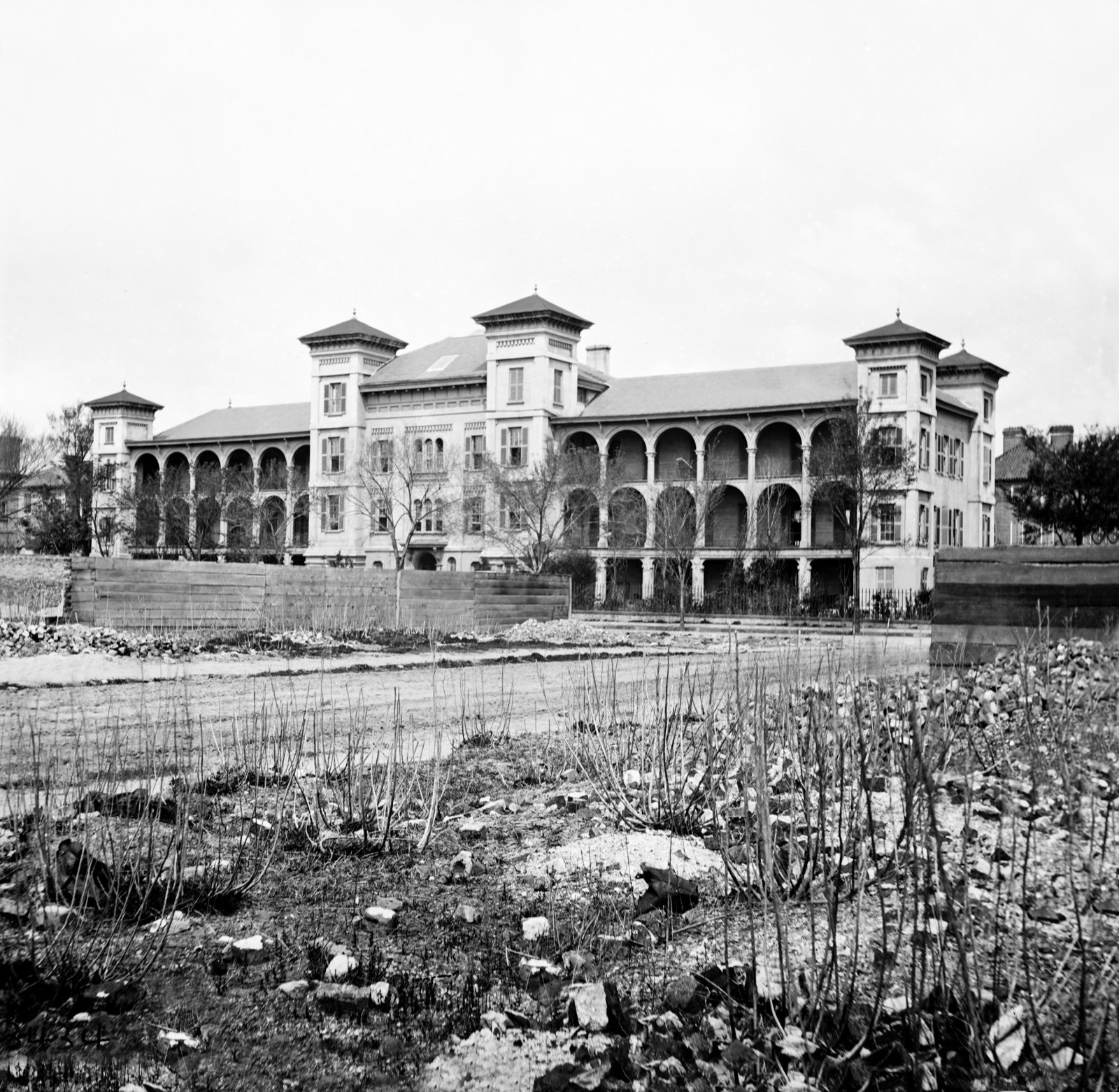 Roper Hospital, original black and white