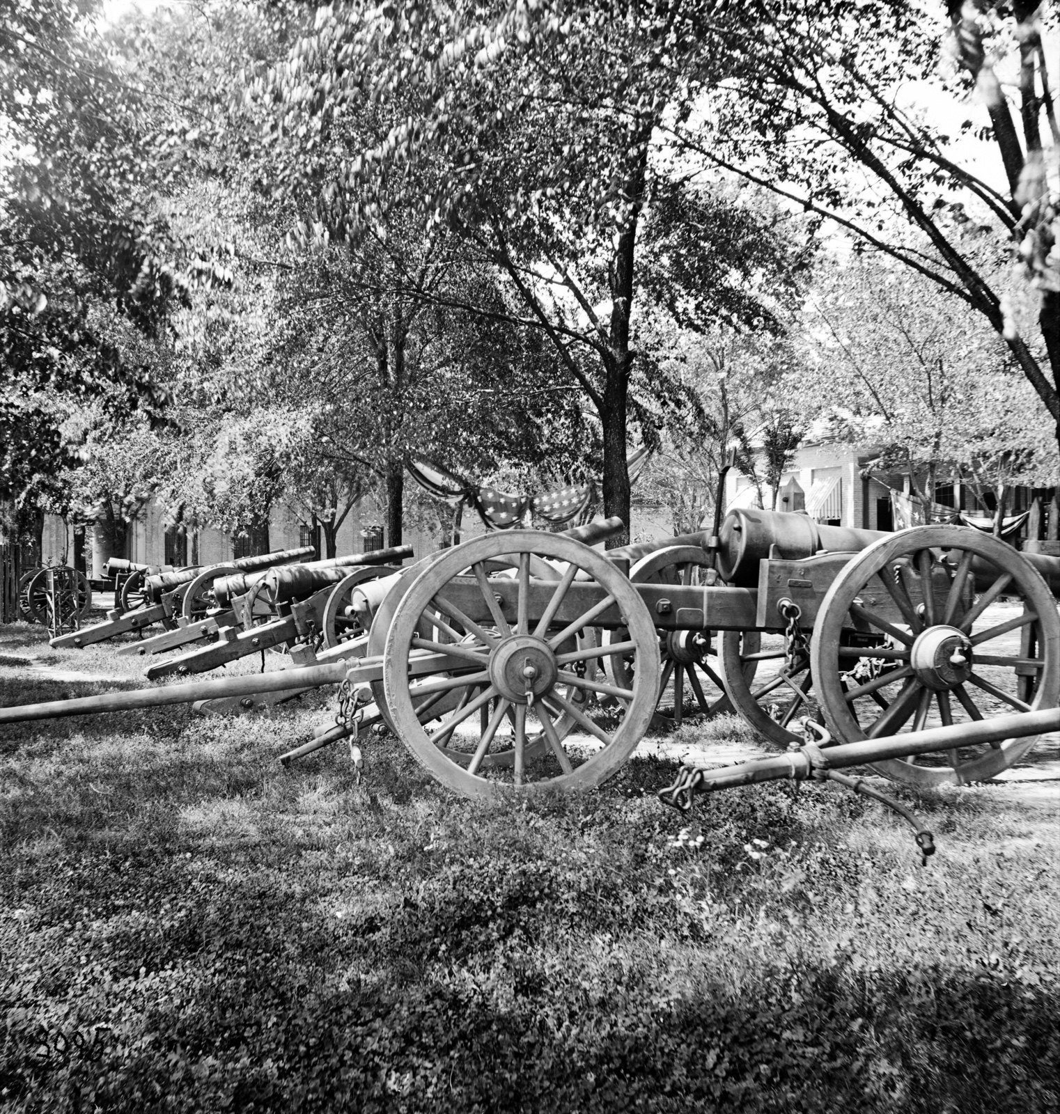 The Guns that Shelled the City, original black and white